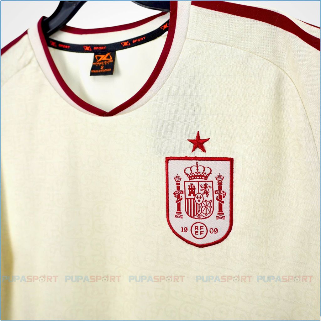 HD - TUYỂN TÂY BAN NHA SÂN KHÁCH WC 2026 - MÀU KEM