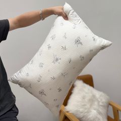 Ruột Gối Bông Đậu Cotton Đũi của nhà MARK HOME size 48*74cm Hoa cỏ