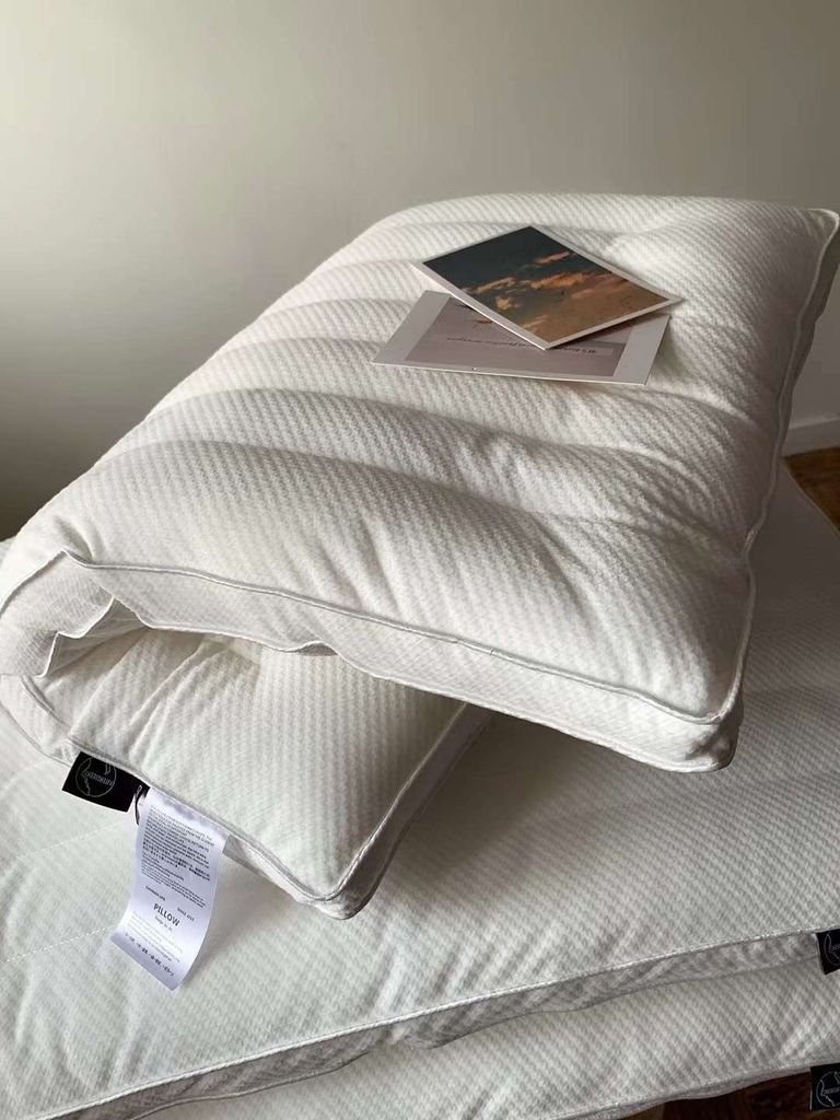 RUỘT GỐI MATXA LÔNG VŨ THẤP SIZE 48*74CM