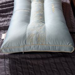 RUỘT GỐI MATXA LỤA THÊU SILK 80S DEEPSLEEP SIZE 48*74CM