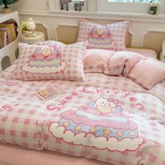 Set 4 Món Nỉ Nhung 200gr hình in 3D Hello Kitty Sweet Cake