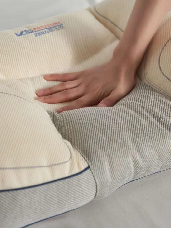 RUỘT GỐI CÔNG THÁI HỌC BẢO VỆ CỔ CHỐNG MỎI VAI GÁY V6 SIZE 48*74CM