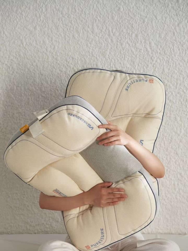 RUỘT GỐI CÔNG THÁI HỌC BẢO VỆ CỔ CHỐNG MỎI VAI GÁY V6 SIZE 48*74CM