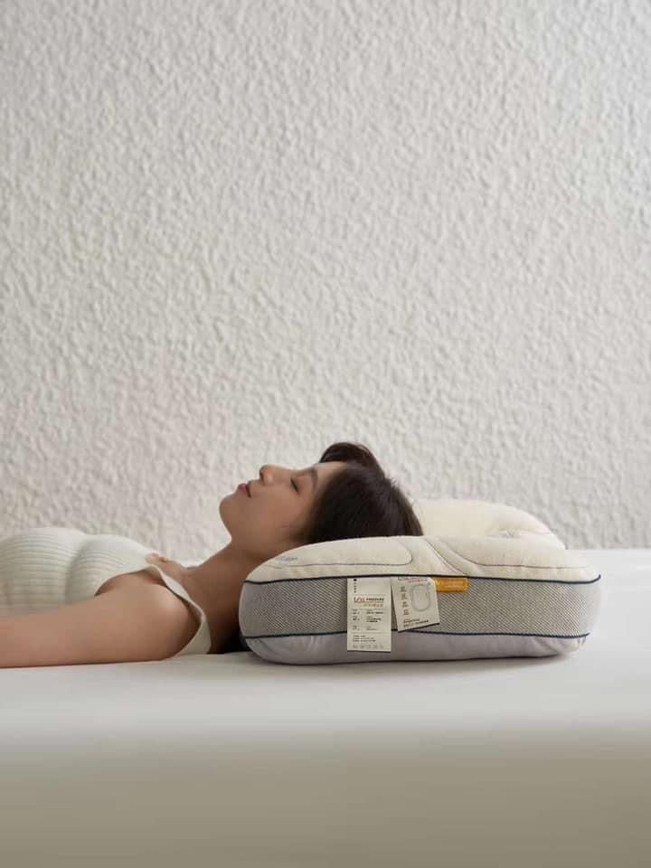 RUỘT GỐI CÔNG THÁI HỌC BẢO VỆ CỔ CHỐNG MỎI VAI GÁY V6 SIZE 48*74CM