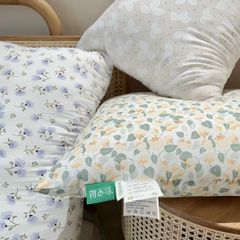 RUỘT GỐI DOHIA BẠC HÀ HOA NHÍ HOME BASIC SIZE 48*74CM