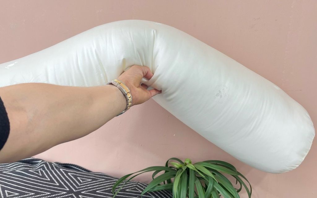 RUỘT GỐI ÔM LỤA TƠ TẰM SILK SOYBEAN GOLDEN