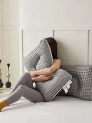 RUỘT GỐI MATXA DỆT KIM ĐAN TRE THIẾT KẾ CÔNG THÁI HỌC ĐỊNH HÌNH CHỐNG MỎI VAI GÁY SIZE 48*74CM