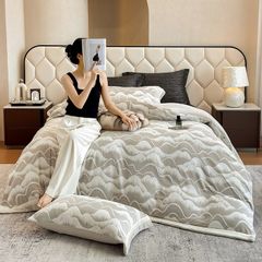 Milk Velvet Lovewe 220gram | 4Pcs Cover Premium Bedding Set | ID LOWE4PCSVMILK220GR12COLORM1
