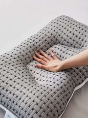 RUỘT GỐI MATXA DỆT KIM ĐAN TRE THIẾT KẾ CÔNG THÁI HỌC ĐỊNH HÌNH CHỐNG MỎI VAI GÁY SIZE 48*74CM