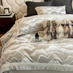 Milk Velvet Lovewe 220gram | 4Pcs Cover Premium Bedding Set | ID LOWE4PCSVMILK220GR12COLORM1