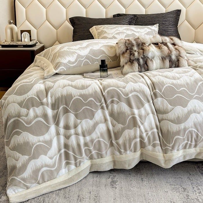 Milk Velvet Lovewe 220gram | 4Pcs Cover Premium Bedding Set | ID LOWE4PCSVMILK220GR12COLORM1