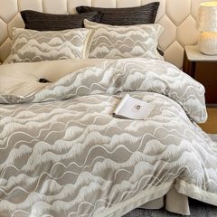 Milk Velvet Lovewe 220gram | 4Pcs Cover Premium Bedding Set | ID LOWE4PCSVMILK220GR12COLORM1