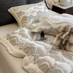 Milk Velvet Lovewe 220gram | 4Pcs Cover Premium Bedding Set | ID LOWE4PCSVMILK220GR12COLORM1