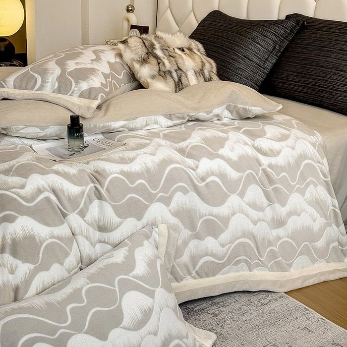 Milk Velvet Lovewe 220gram | 4Pcs Cover Premium Bedding Set | ID LOWE4PCSVMILK220GR12COLORM1