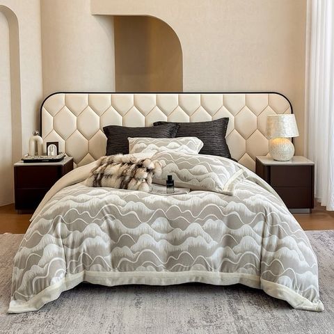 Milk Velvet Lovewe 220gram | 4Pcs Cover Premium Bedding Set | ID LOWE4PCSVMILK220GR12COLORM1