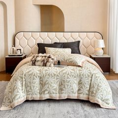 Milk Velvet Lovewe 220gram | 4Pcs Cover Premium Bedding Set | ID LOWE4PCSVMILK220GR12COLORM1