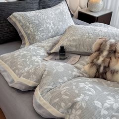 Milk Velvet Lovewe 220gram | 4Pcs Cover Premium Bedding Set | ID LOWE4PCSVMILK220GR12COLORM2