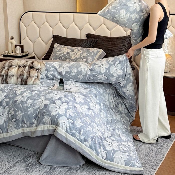 Milk Velvet Lovewe 220gram | 4Pcs Cover Premium Bedding Set | ID LOWE4PCSVMILK220GR12COLORM3