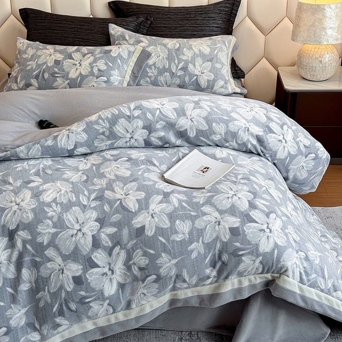 Milk Velvet Lovewe 220gram | 4Pcs Cover Premium Bedding Set | ID LOWE4PCSVMILK220GR12COLORM3