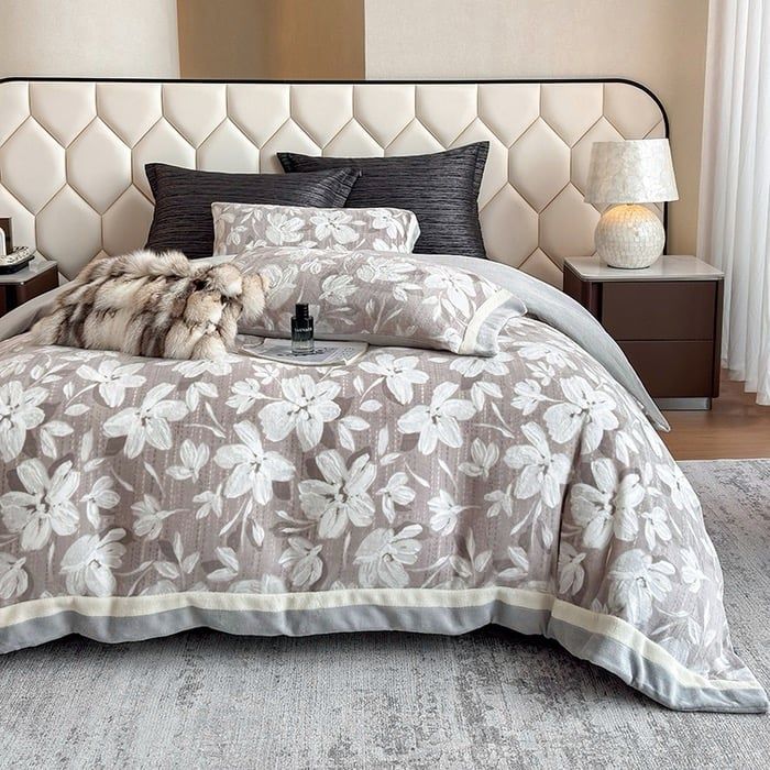 Milk Velvet Lovewe 220gram | 4Pcs Cover Premium Bedding Set | ID LOWE4PCSVMILK220GR12COLORM4