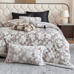 Milk Velvet Lovewe 220gram | 4Pcs Cover Premium Bedding Set | ID LOWE4PCSVMILK220GR12COLORM4