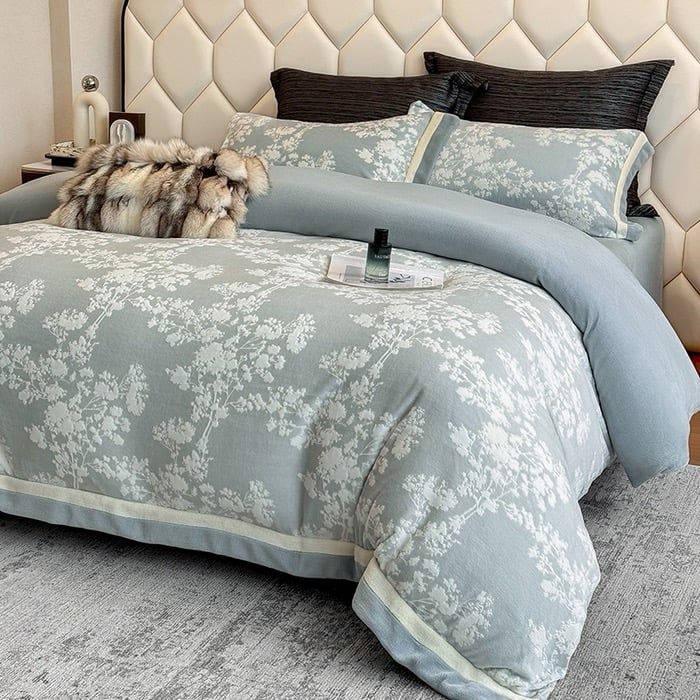 Milk Velvet Lovewe 220gram | 4Pcs Cover Premium Bedding Set | ID LOWE4PCSVMILK220GR12COLORM5