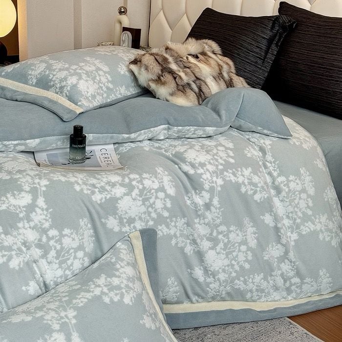 Milk Velvet Lovewe 220gram | 4Pcs Cover Premium Bedding Set | ID LOWE4PCSVMILK220GR12COLORM5