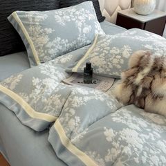 Milk Velvet Lovewe 220gram | 4Pcs Cover Premium Bedding Set | ID LOWE4PCSVMILK220GR12COLORM5