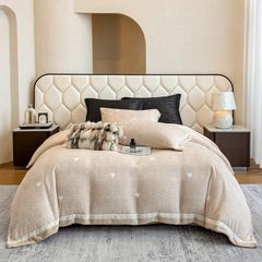 Milk Velvet Lovewe 220gram | 4Pcs Cover Premium Bedding Set | ID LOWE4PCSVMILK220GR12COLORM6