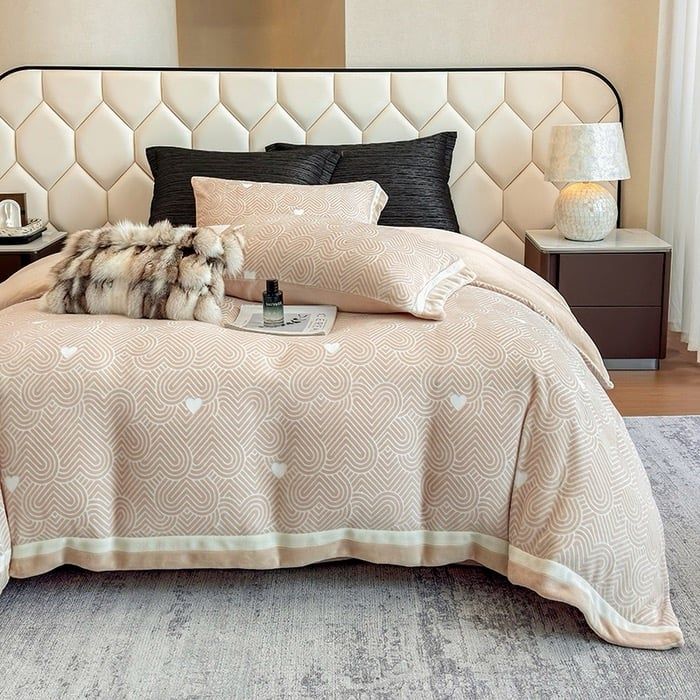 Milk Velvet Lovewe 220gram | 4Pcs Cover Premium Bedding Set | ID LOWE4PCSVMILK220GR12COLORM6