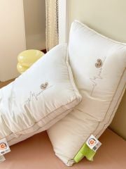 RUỘT GỐI LÔNG VŨ NHÂN TẠO THÊU HỌA TIẾT NHỊP TIM GẤU SIZE 48*74CM