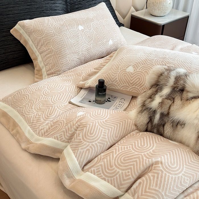 Milk Velvet Lovewe 220gram | 4Pcs Cover Premium Bedding Set | ID LOWE4PCSVMILK220GR12COLORM6