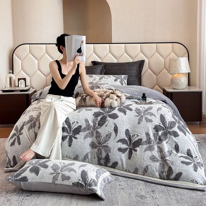 Milk Velvet Lovewe 220gram | 4Pcs Cover Premium Bedding Set | ID LOWE4PCSVMILK220GR12COLORM7