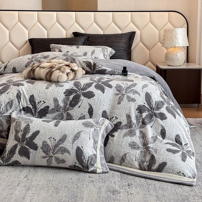 Milk Velvet Lovewe 220gram | 4Pcs Cover Premium Bedding Set | ID LOWE4PCSVMILK220GR12COLORM7