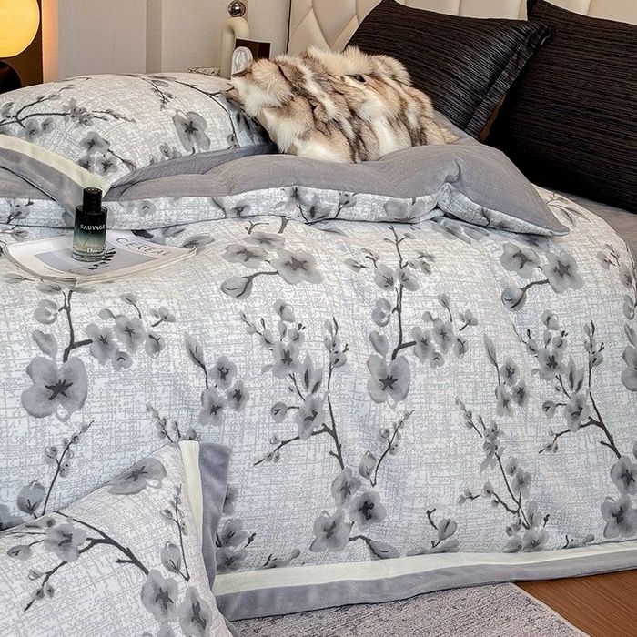 Milk Velvet Lovewe 220gram | 4Pcs Cover Premium Bedding Set | ID LOWE4PCSVMILK220GR12COLORM8