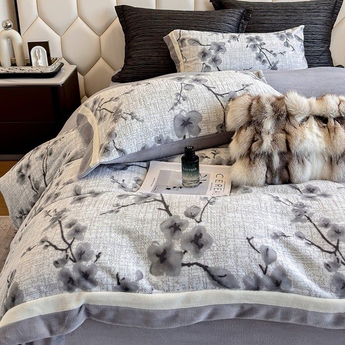 Milk Velvet Lovewe 220gram | 4Pcs Cover Premium Bedding Set | ID LOWE4PCSVMILK220GR12COLORM8