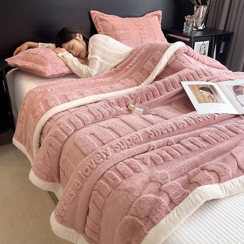 Home Text – Wool Blanket | Chăn Lông Cừu Minmin 230×200cm (1.6kg) | Deep Pink