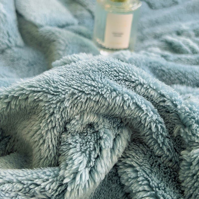 Home Text – Wool Blanket | Chăn Lông Cừu Minmin 230×200cm (1.6kg) | Cobalt