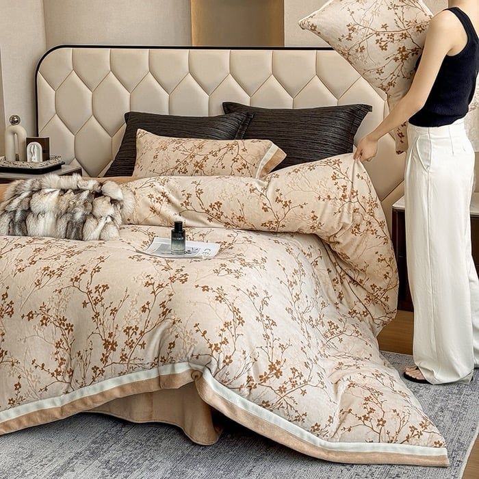 Milk Velvet Lovewe 220gram | 4Pcs Cover Premium Bedding Set | ID LOWE4PCSVMILK220GR12COLORM9