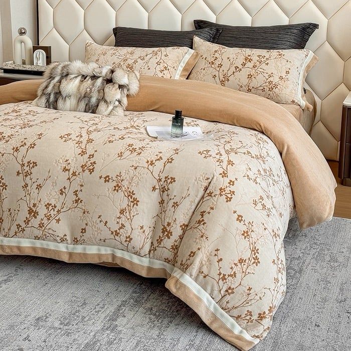 Milk Velvet Lovewe 220gram | 4Pcs Cover Premium Bedding Set | ID LOWE4PCSVMILK220GR12COLORM9