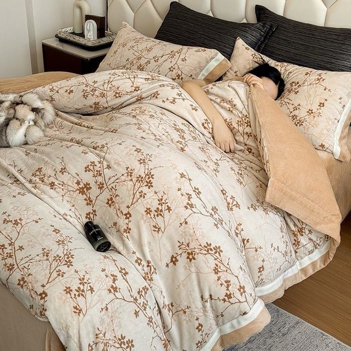 Milk Velvet Lovewe 220gram | 4Pcs Cover Premium Bedding Set | ID LOWE4PCSVMILK220GR12COLORM9