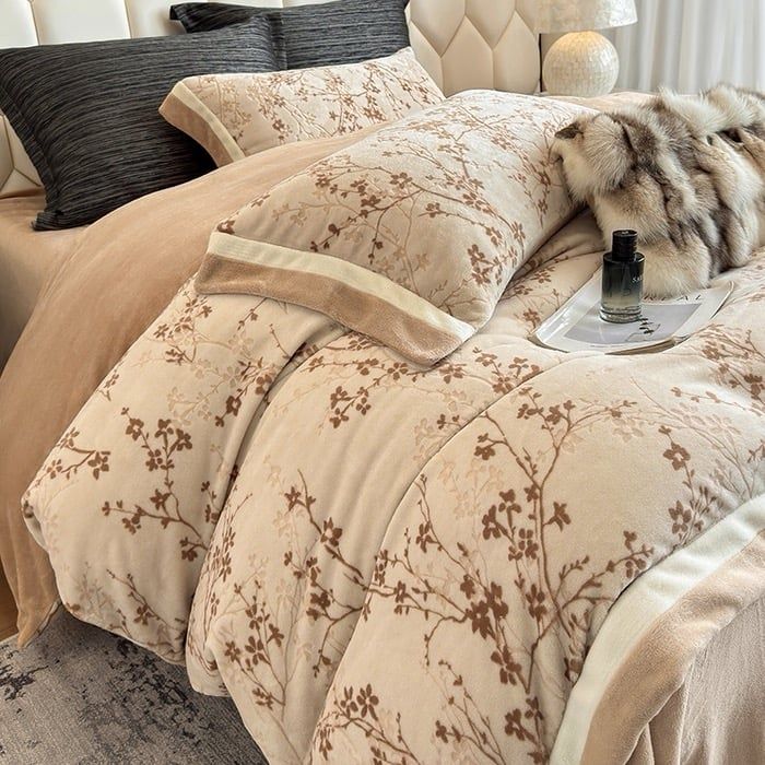 Milk Velvet Lovewe 220gram | 4Pcs Cover Premium Bedding Set | ID LOWE4PCSVMILK220GR12COLORM9