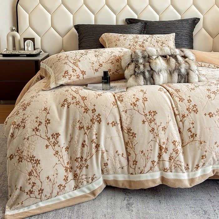 Milk Velvet Lovewe 220gram | 4Pcs Cover Premium Bedding Set | ID LOWE4PCSVMILK220GR12COLORM9