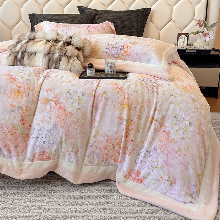 Milk Velvet Lovewe 220gram | 4Pcs Cover Premium Bedding Set | ID LOWE4PCSVMILK220GR12COLORM10