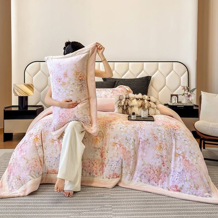 Milk Velvet Lovewe 220gram | 4Pcs Cover Premium Bedding Set | ID LOWE4PCSVMILK220GR12COLORM10