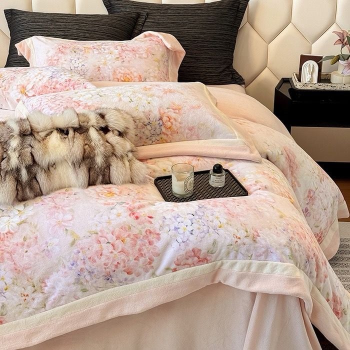 Milk Velvet Lovewe 220gram | 4Pcs Cover Premium Bedding Set | ID LOWE4PCSVMILK220GR12COLORM10