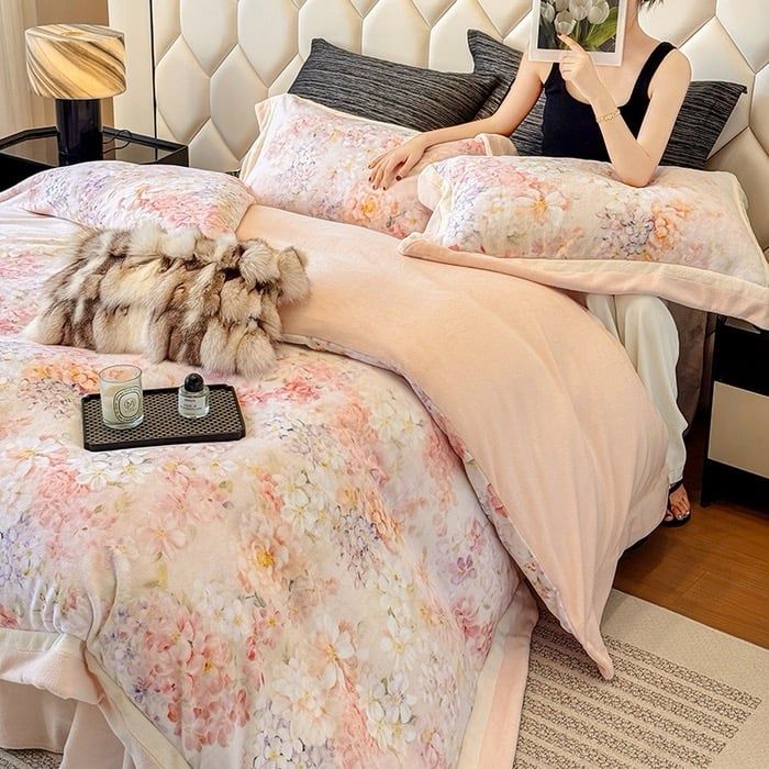 Milk Velvet Lovewe 220gram | 4Pcs Cover Premium Bedding Set | ID LOWE4PCSVMILK220GR12COLORM10