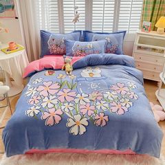 Set 4 Món Nỉ Nhung 200gr hình in 3D Carton 16 Color Beautiful