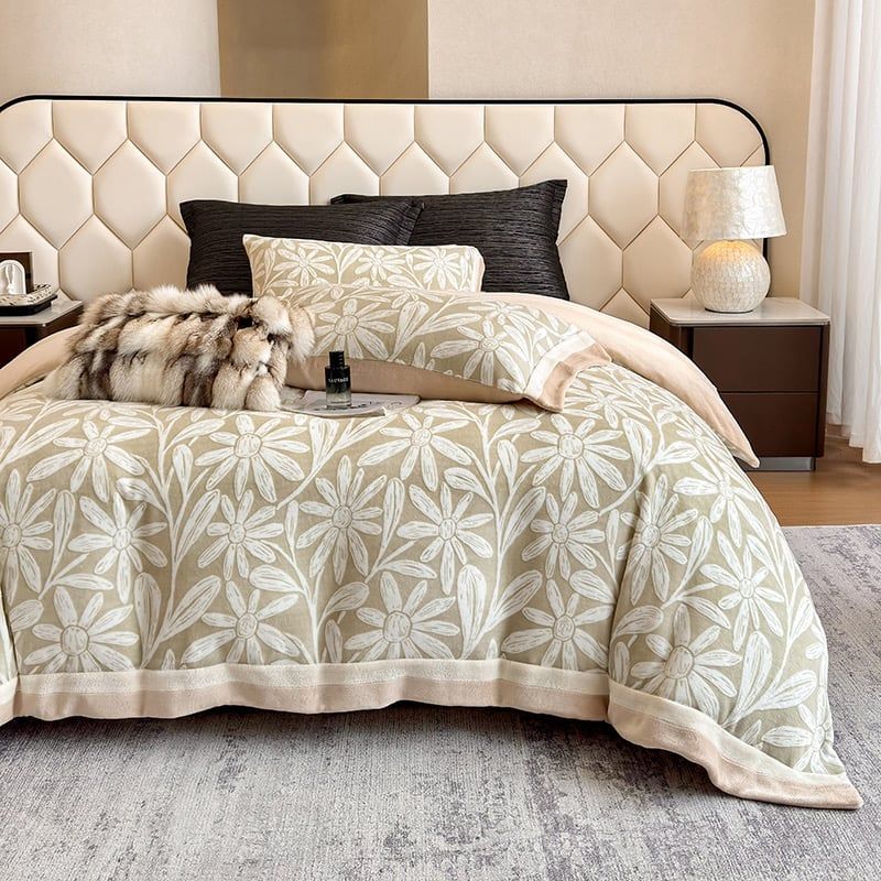 Milk Velvet Lovewe 220gram | 4Pcs Cover Premium Bedding Set | ID LOWE4PCSVMILK220GR12COLORM12