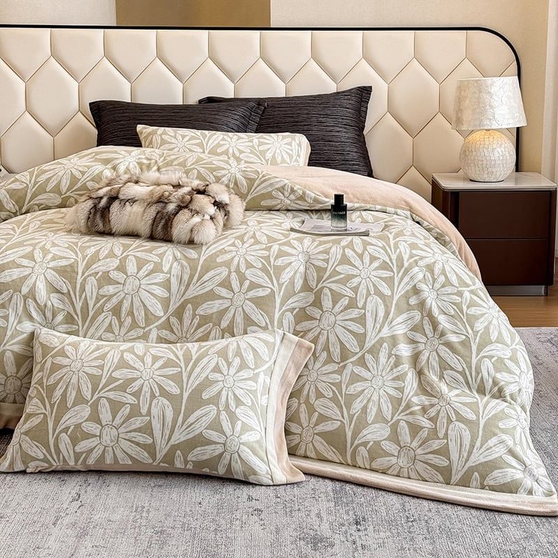 Milk Velvet Lovewe 220gram | 4Pcs Cover Premium Bedding Set | ID LOWE4PCSVMILK220GR12COLORM12